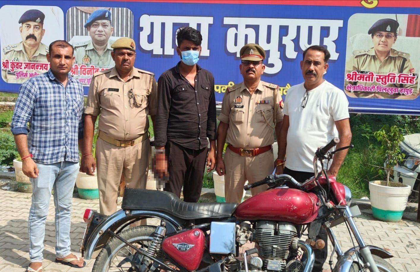 चोरी की बुलेट पर घूम रहा था ,पुलिस ने दबोचा